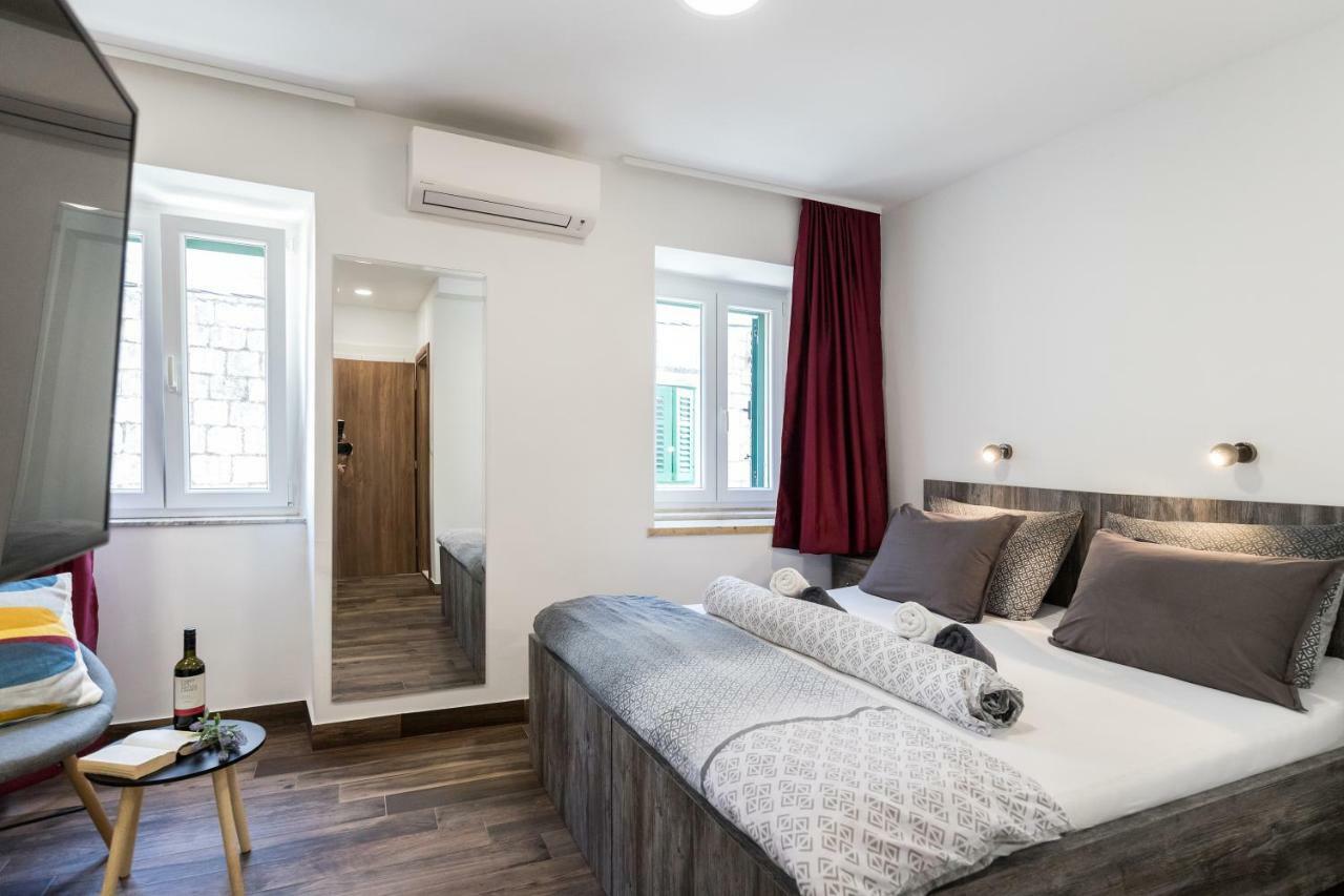Apinelo Port Rooms Split Exterior photo